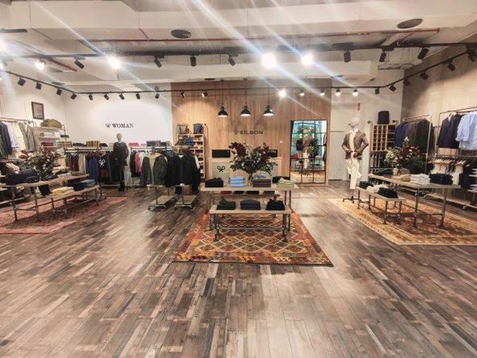 La nueva tienda, de más de 130 metros cuadrados, está situada en la planta alta del complejo comercial Puerto Venecia.