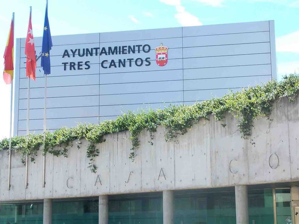 Archivo - Fachada del Ayuntamiento de Tres Cantos