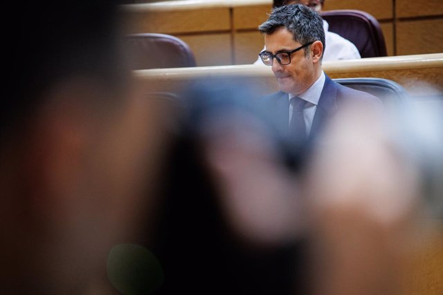 Archivo - Arxiu - El ministre de la Presidència, Relacions amb les Corts i Memòria Democràtica, Félix Bolaños, durant una sessió plenària, en el Senat, a 21 de juny de 2022, a Madrid (Espanya). 