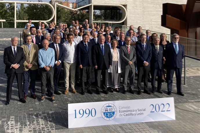 Foto de familia del CES.