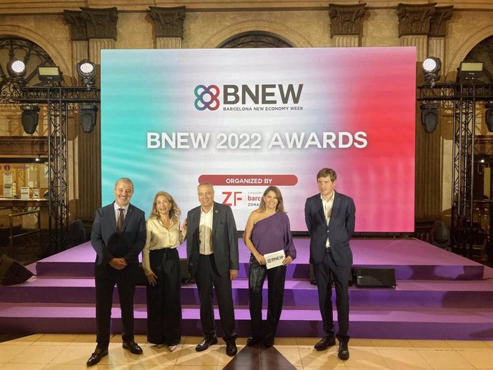 De izquierda a derecha, Jaume Collboni, Raquel Sánchez, Pere Navarro, Blanca Sorigué y Oriol Sagrera en la entrega de los premios BNEW 2022