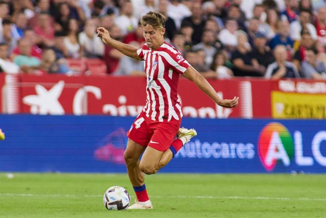 El jugador Marcos Llorente, del Atlético de Madrid, en un partido de LaLiga Santander 2022-23 en el Ramón Sánchez Pizjuán.