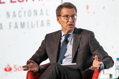 Feijóo reitera que derogará la Ley de Memoria Democrática porque "atenta contra el espíritu de la Transición"