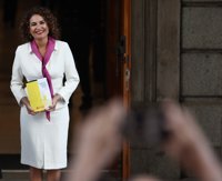 Montero entrega en el Congreso a Batet los Presupuestos Generales del Estado de 2023