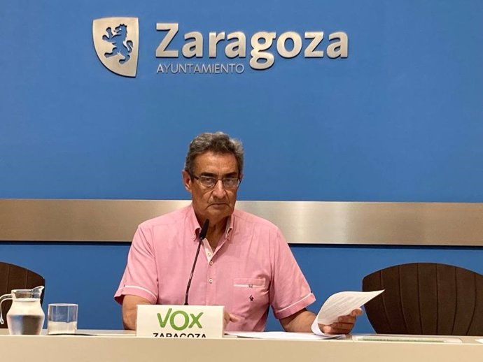 Archivo - El portavoz del grupo municipal de VOX en el Ayuntamiento de Zaragoza, Julio Calvo