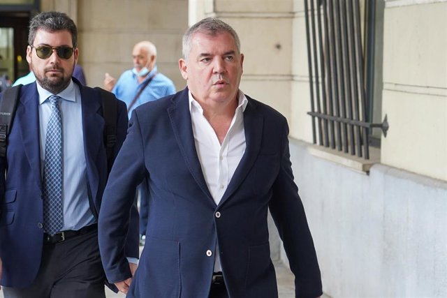 Archivo - El actual presidente del Cádiz CF, Manuel Vizcaíno, entrado en la Audiencia Provincial