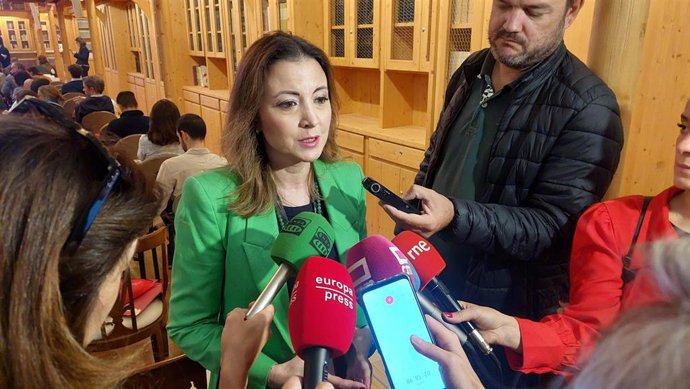 La presidenta del sindicado, Ana Ercoreca de la Cruz, momentos previos a la inauguración del IV Congreso Nacional de Inspectores de Trabajo y Seguridad Social.