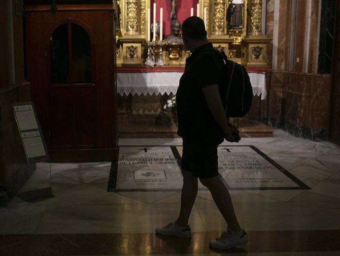 Archivo - Imágenes de recurso de la tumba del general franquista Queipo de Llano y Sierra en la Basílica de la Macarena.