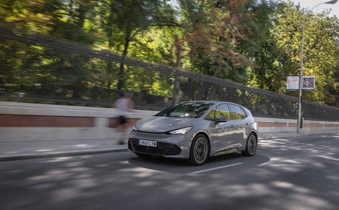 Archivo - Cupra Born i-Boost