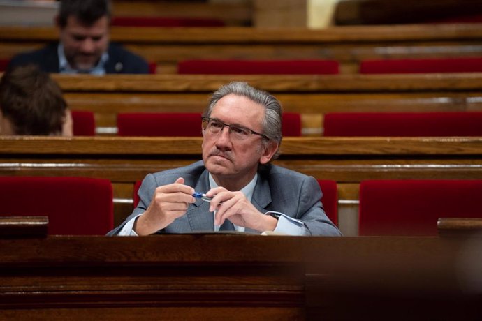 El conseller de Economía y Hacienda de la Generalitat, Jaume Giró, durante una sesión plenaria en el Parlament de Catalunya, a 6 de octubre de 2022, en Barcelona, Cataluña (España). Durante el pleno ha tenido lugar el debate de totalidad de la Propuesta