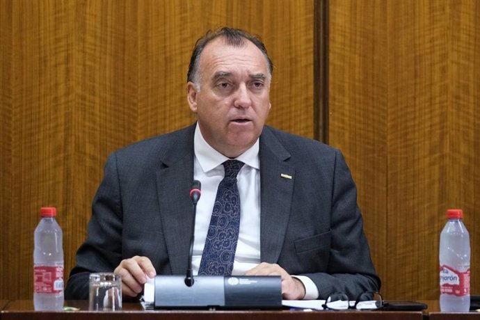 El consejero de Turismo, Cultura y Deporte, Arturo Bernal.