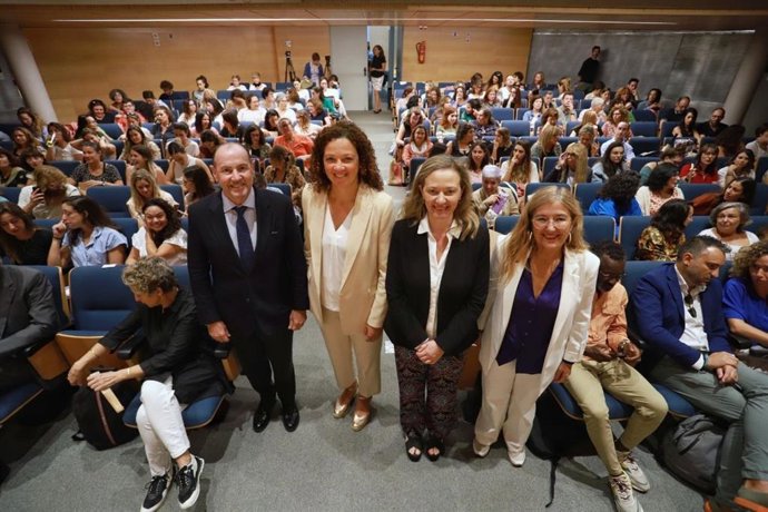La presidenta del Consell de Mallorca, Catalina Cladera, al comienzo de las jornadas.