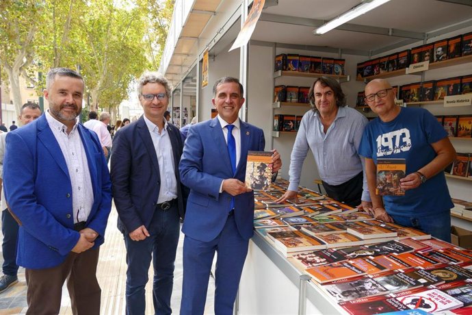 Visita a la Feria del Libro de Murcia 2022