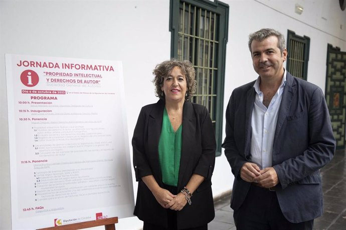 Salud Navajas y José Lucas Chaves, en el Palacio de la Merced.