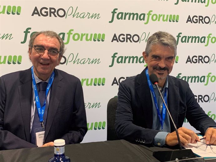 De Izquierda A Derecha, Javier Morán, Experto En Complementos Alimenticios, Y Jaume Pey, Director General De Anefp