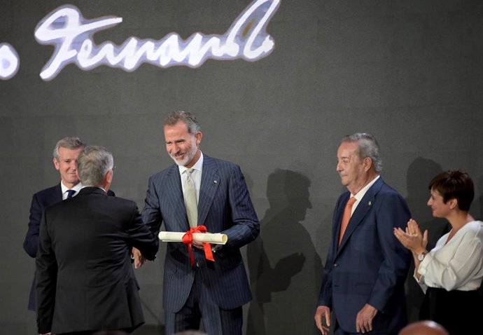 El rey Felipe VI entrega el premio Fernández Latorre