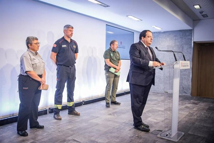Imagen del conseller de Interior, Joan Ignasi Elena, durante la rueda de prensa en la Conselleria de Interior