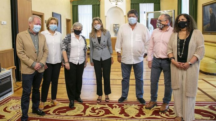 Archivo - Reunión de la vicepresidenta segunda del Gobierno, Yolanda Díaz, con la alcaldesa de Gijón, Ana González, y más miembros de la Corporación (2021)