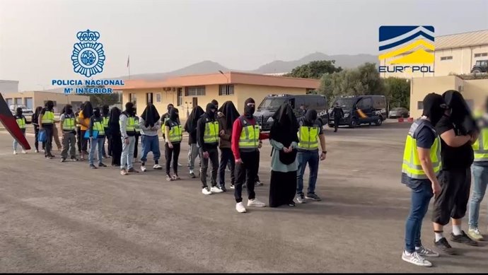 Traslado a la Audiencia Nacional de los once detenidos por yihadismo detenidos en Melilla y Granada