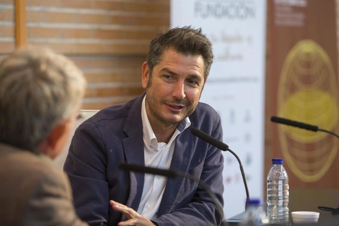 Carlos del Amor reivindica el papel del periodista como narrador en el inicio del Congreso Internacional de Periodismo en Málaga.