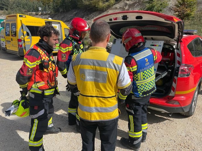 Efectivos antes del simulacro del túnel de Piqueras