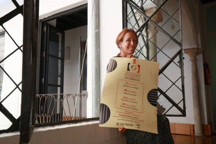 Marián Aguilar presenta el ciclo 'Trasteando con la guitarra'.