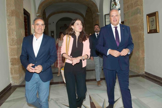 Pilar Llop con el presidente de la Diputación y el subdelegado del Gobierno.