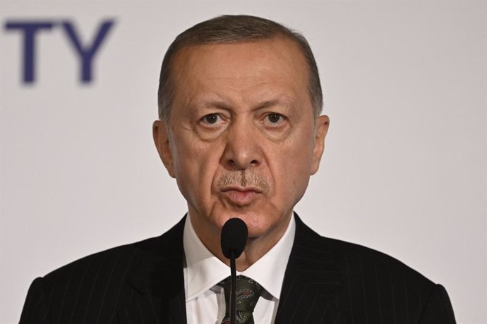 06 October 2022, Czech Republic, Prague: Turkish President Recep Tayyip Erdogan speaks during the European Political Community meeting at Prague Castle. Photo: ?ulová Kateina/CTK/dpa