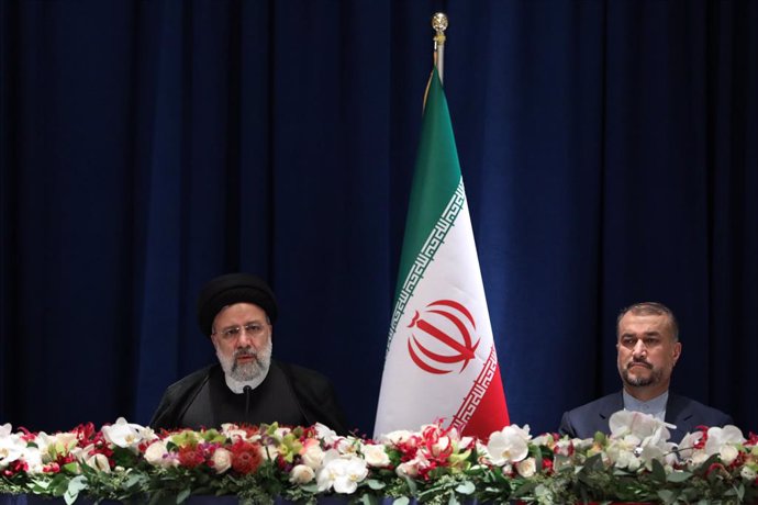 HANDOUT - 23 September 2022, US, New York: Iranian President Ebrahim Raisi (L) speaks during a press conference on the sidelines of the 77th United Nations General Assembly. Photo: Iranian Presidency/ZUMA Press Wire/dpa