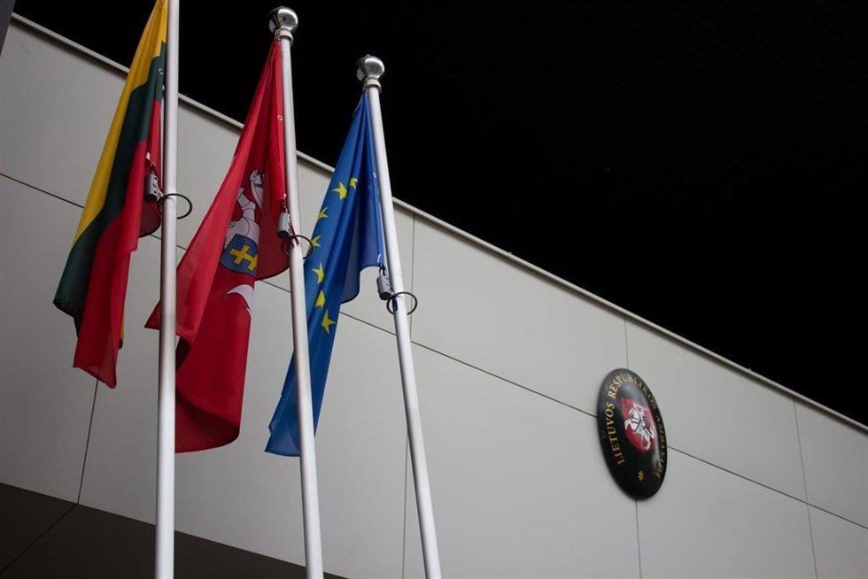 Banderas de UE y Lituania (Archivo)