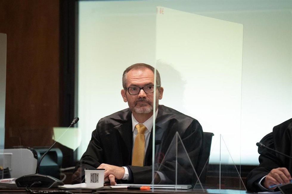 El exdiputato de JxCat Josep Costa, que ejerce su defensa durante el juicio en el Tribunal Superior de Justicia de Cataluña (TSJC), a 5 de octubre de 2022, en Barcelona, Catalunya (España).