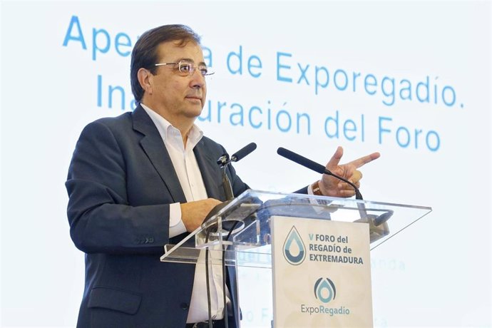 El presidente de la Junta de Extremadura, Guillermo Fernández Vara, en la inauguración del Foro de Regadío