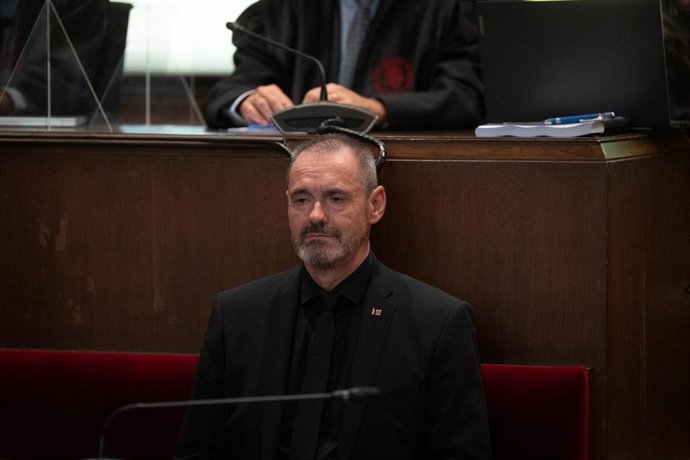 El exdiputato de JxCat Eusebi Campdepadrós durante el juicio en el Tribunal Superior de Justicia de Cataluña (TSJC), a 5 de octubre de 2022, en Barcelona, Catalunya (España). 