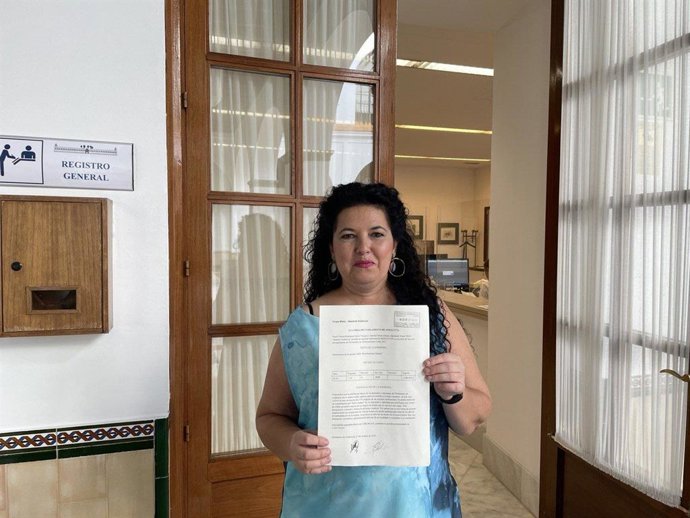 La presidenta del Grupo Mixto-Adelante Andalucía, Maribel Mora, este viernes en el Registro del Parlamento.