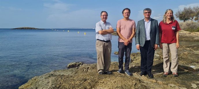 El Ayuntamiento de Palma baliza la zona marítima entre Cala Estncia, el islote de Na Galera y Son Caios