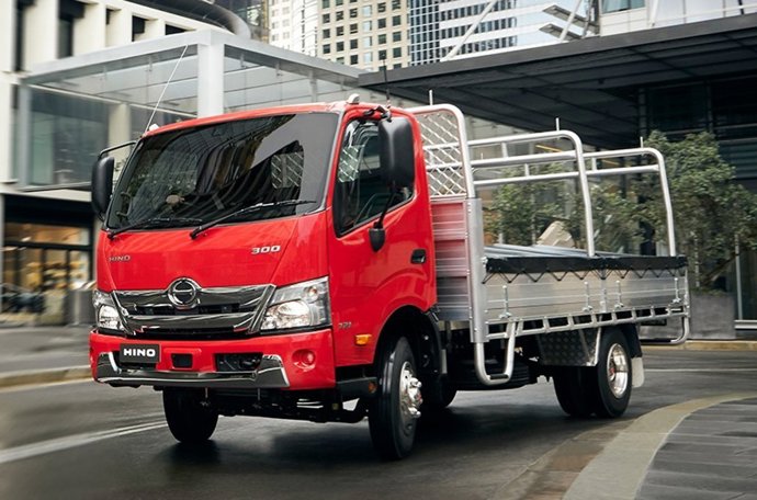 Archivo - Hino Serie 300