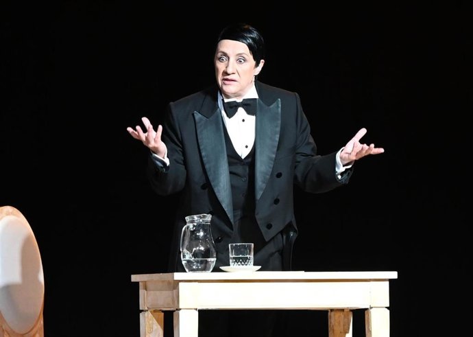 Blanca Portillo, Magistral En El Estreno Del Ciclo De Teatro Del Otoño Cultural De Tomares