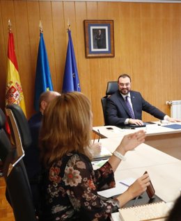 El presidente del Gobierno asturiano, Adrián Barbón, presidiendo la reunión del Consejo de Gobierno.