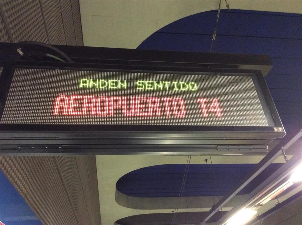 Archivo - Metro de Madrid. Línea 8