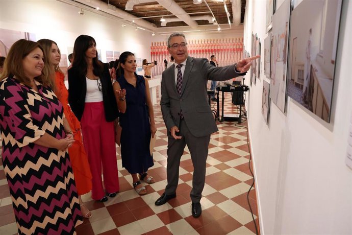 Presentación de la nueva exposición de la fotógrafa Maria Svarbova, que se ha inaugurado en La Térmica de Málaga