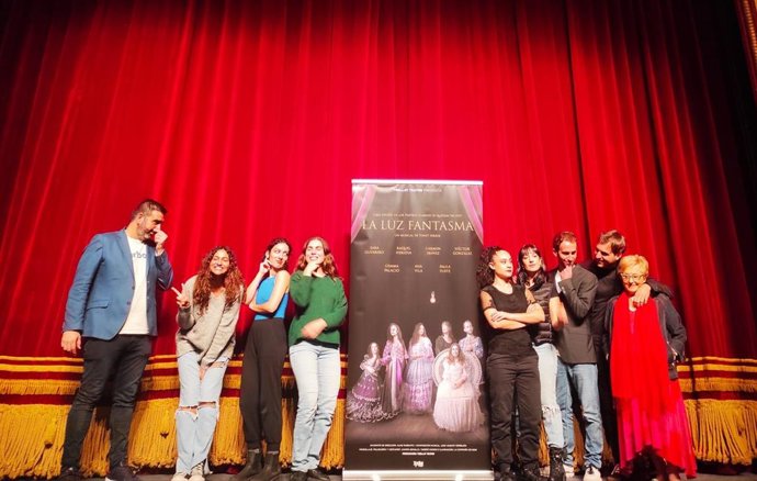 Presnetación en el Teatre Talia de la obra 'La luz fantasma'