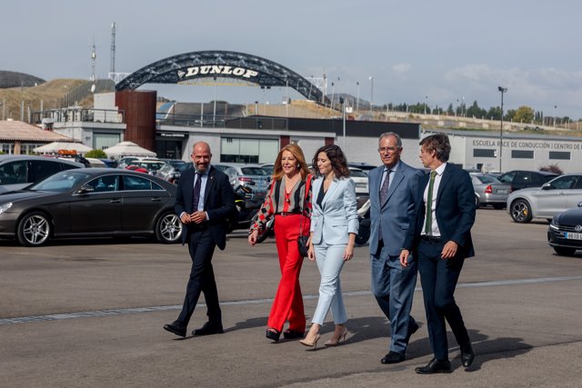 Isabel Díaz Ayuso a su llegada a la entrega de los Premios Automovilísticos Fundación Eduardo Barreiros 2022, en el circuito de Madrid Jarama -RACE, a 7 de octubre de 2022, en Madrid (España).