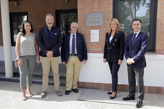 Colegio de Arquitectos reconoce con una placa Docomomo la singularidad de dos edificios del Puerto.
