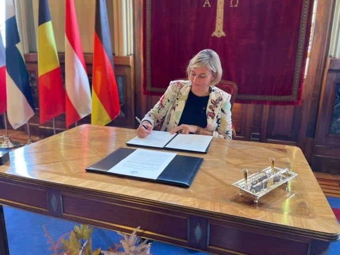 La vicepresidenta primera en funcions de presidenta del Parlament, Alba Vergés