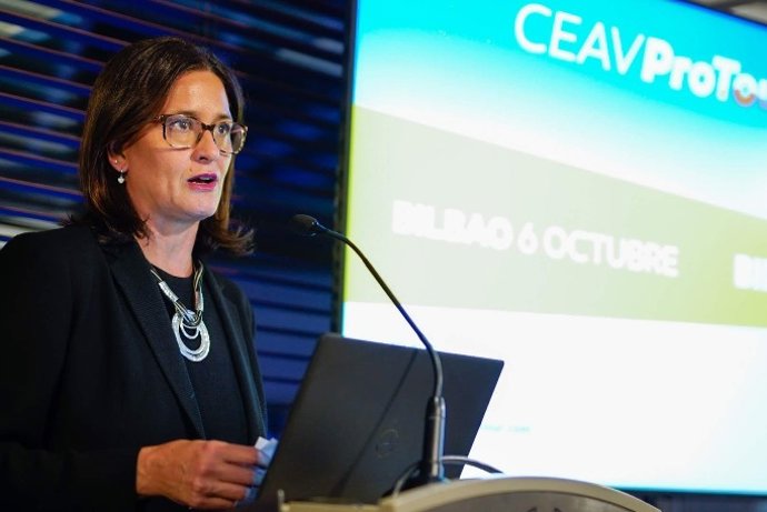 Las agencias de viajes reúnen a más de cien profesionales turísticos en Bilbao.