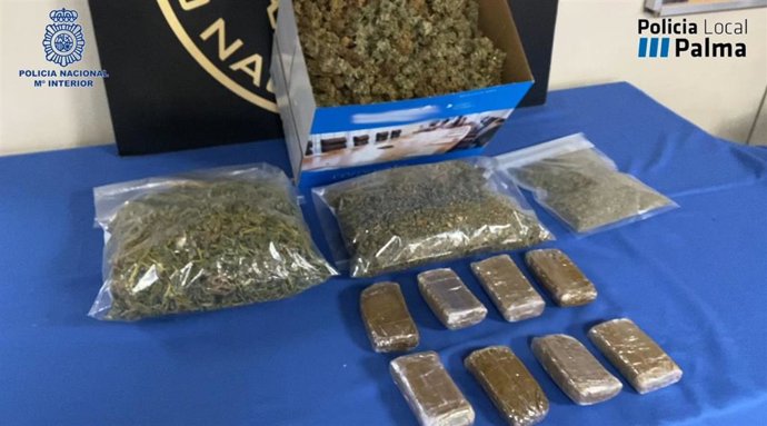 La Policía Nacional, en colaboración con la Policía Local de Palma, interviene 800 gramos de hachís y 1.500 gramos de marihuana preparados para su venta