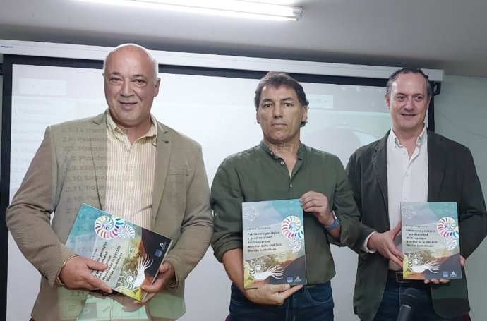 (Desde Izda.) Ruiz, Caballero Y Pérez, Durante El Acto En Rute.