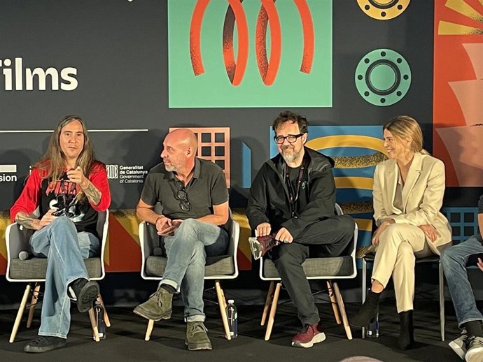 El director del documental 'REC. Terror sin pausa' Diego López-Fernández, los directores Jaume Balagueró y Paco Plaza y la actriz Manuela Velasco