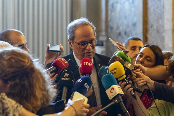 Archivo - El expresident de la Generalitat, Quim Torra, ofrece declaraciones a los medios, tras acompañar a la presidenta del Parlament a la Mesa del Parlament, en el Parlament, a 28 de julio de 2022, en Barcelona, Catalunya (España). La Mesa del Parlam