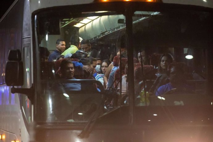 Llegada de un autobús con migrantes a Nueva York